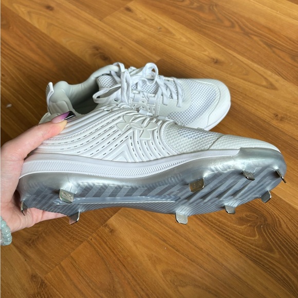 Under Armour women’s white cleats size 8. Never worn, brand new. - Picture 1 of 8